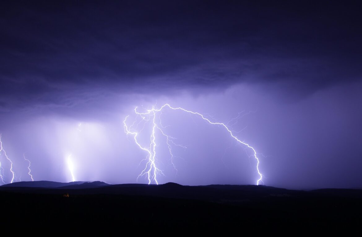 Met Office Issues Amber Thunderstorm Alert for Southeast England: What You Need to Know