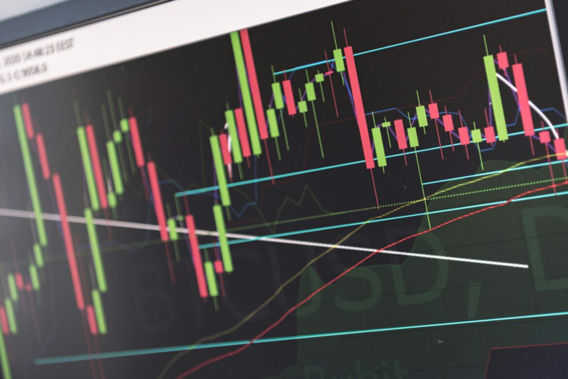 Trump’s 30% Tariffs Shake Global Markets, Hit UK Stocks