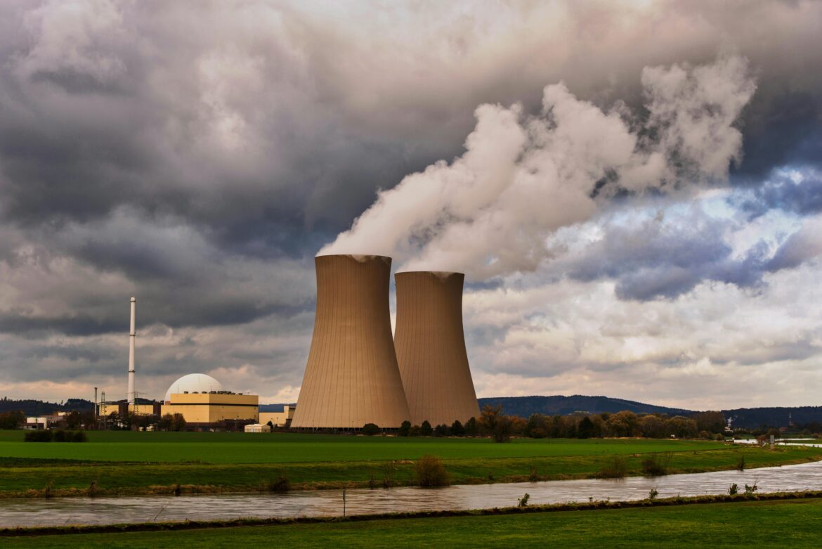 UK–US Small Modular Reactor Pact: Will Rolls-Royce Lead Britain’s Nuclear Future?